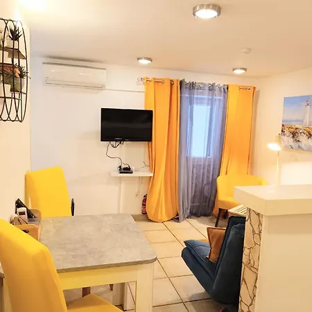 Apartment As Lucana - Ground Floor Vis